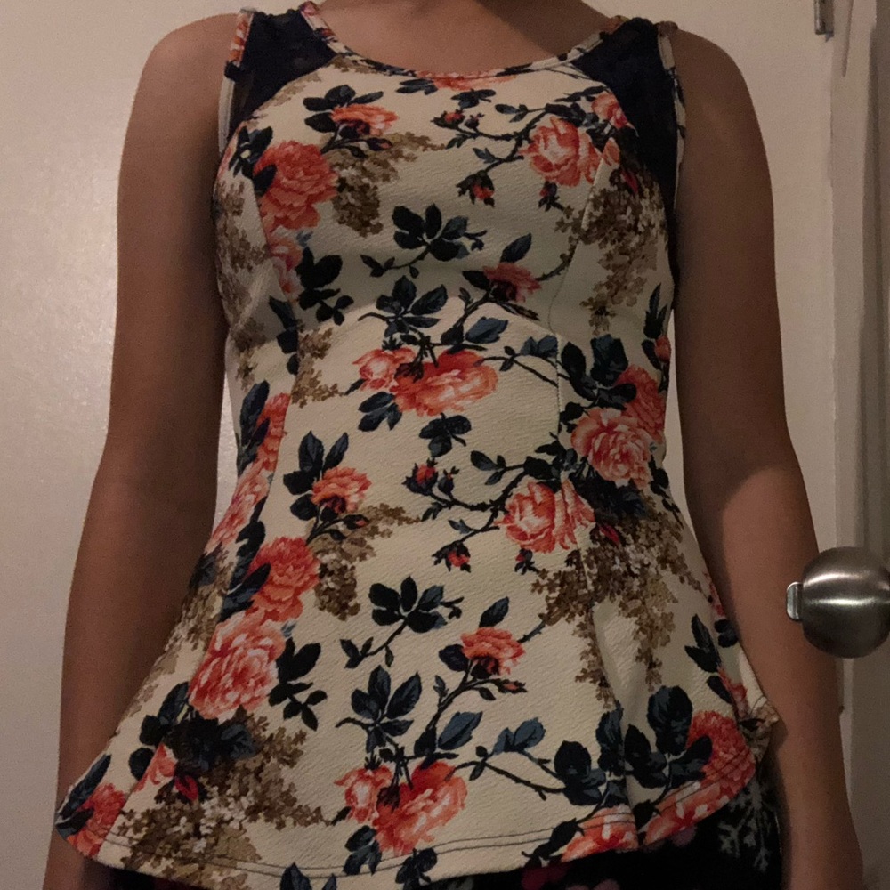 Floral no sleeved dress shirt